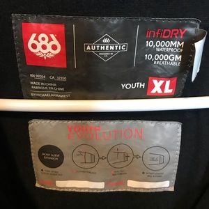 Boys 686 snow jacket